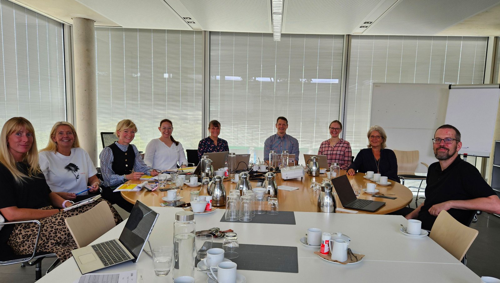 Die Teilnehmenden der 41. Jurysitzung für das Bildungsprojekt "von klein auf". Die Teilnehmenden der 41. Jurysitzung für das Bildungsprojekt "von klein auf".